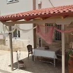Aris, A Breath Away From Athens! Appartement