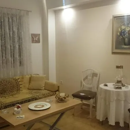 Aris, A Breath Away From Athens! Apartmán *